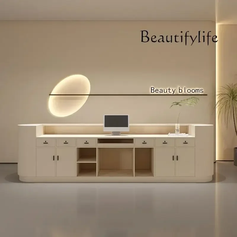Luxury Skincare Store - ร้านค้าใหม่ สไตล์สีโทนอุ่น ร้านเสริมสวยและดูแลผิว โต๊ะบาร์เรียบง่าย ร้านขายเสื้อผ้า ตู้แคชเชียร์สีสันสดใส
