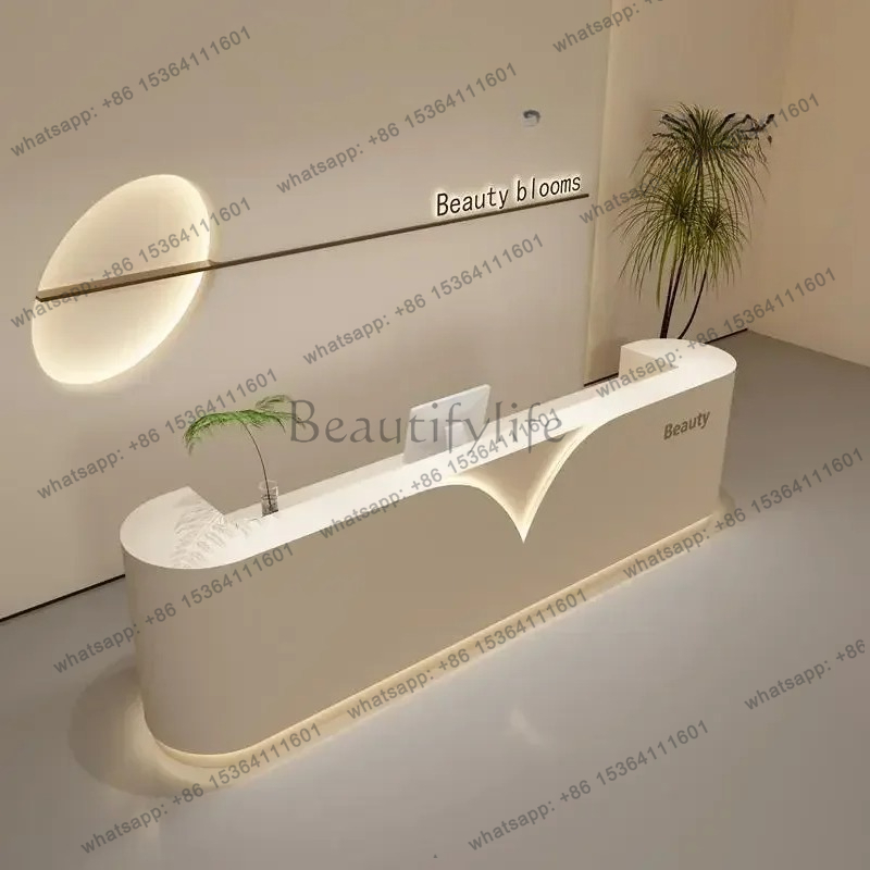Luxury Skincare Store - ร้านขายเครื่องสำอางและผลิตภัณฑ์ดูแลผิวโทนสีอบอุ่น โต๊ะบาร์เรียบง่าย ร้านขายเสื้อผ้าเรียบง่าย ตู้แคชเชียร์สีสันสดใส ร้านแฟชั่นหรูหรา ตู้ประชาสัมพันธ์